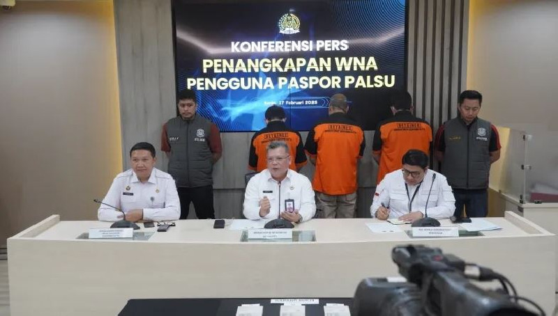 Coba Masuk Indonesia dengan Paspor Perancis, Imigrasi Amankan Tiga WN Pakistan